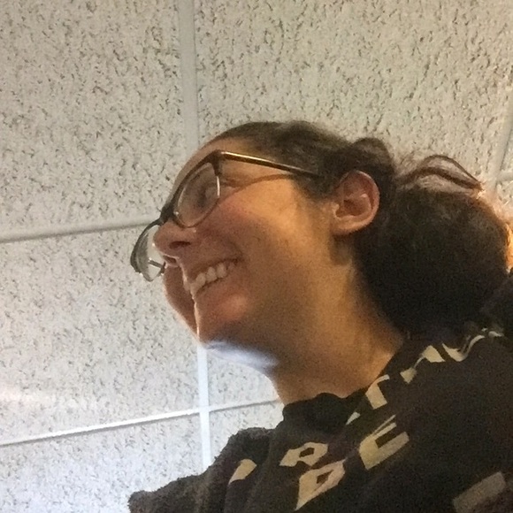 Meet your Posher, Emi - Picture 1 of 1